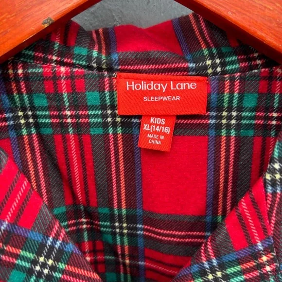 Plaid Family Pyjamas Set, kids 10/12 & 14/16 and Women’s M - Picture 15 of 16